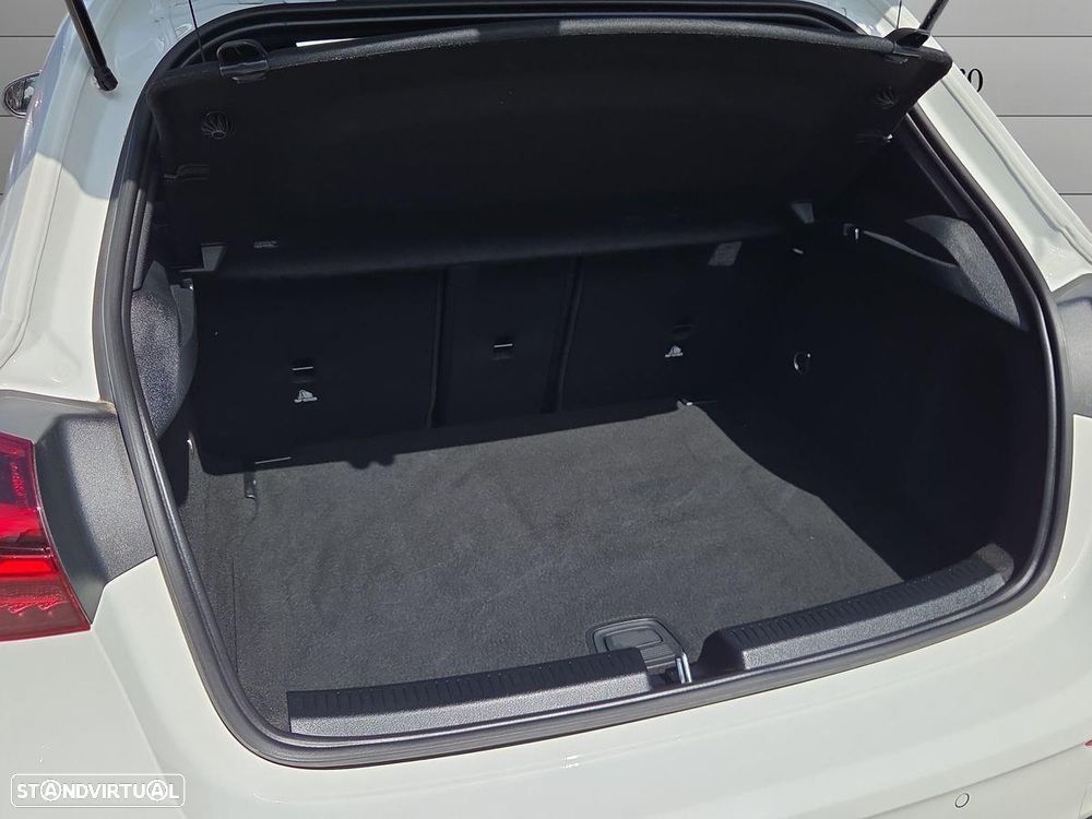 Mercedes-Benz A 180 d 8G-DCT Advanced AMG Line - 24