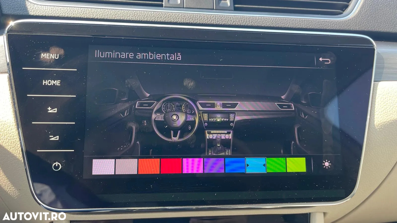 Skoda Superb Combi 2.0 TDI DSG Style - 35