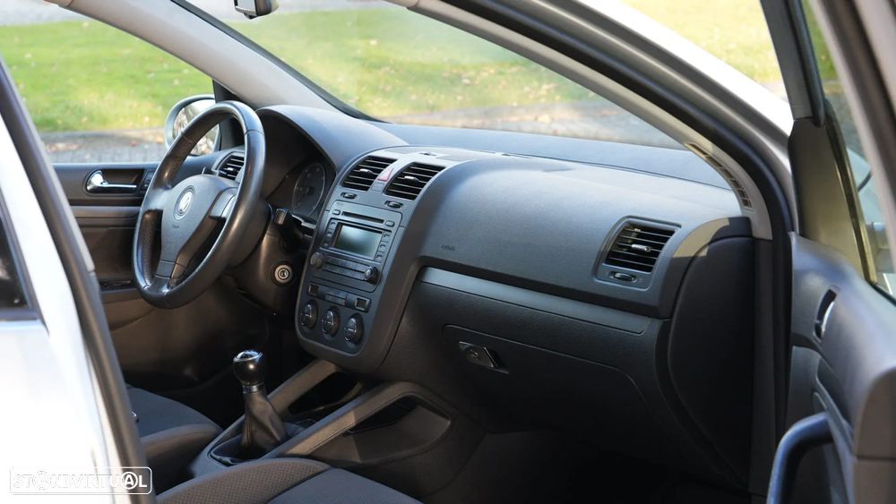 VW Golf 1.9 TDi 6V Trendline AC - 23