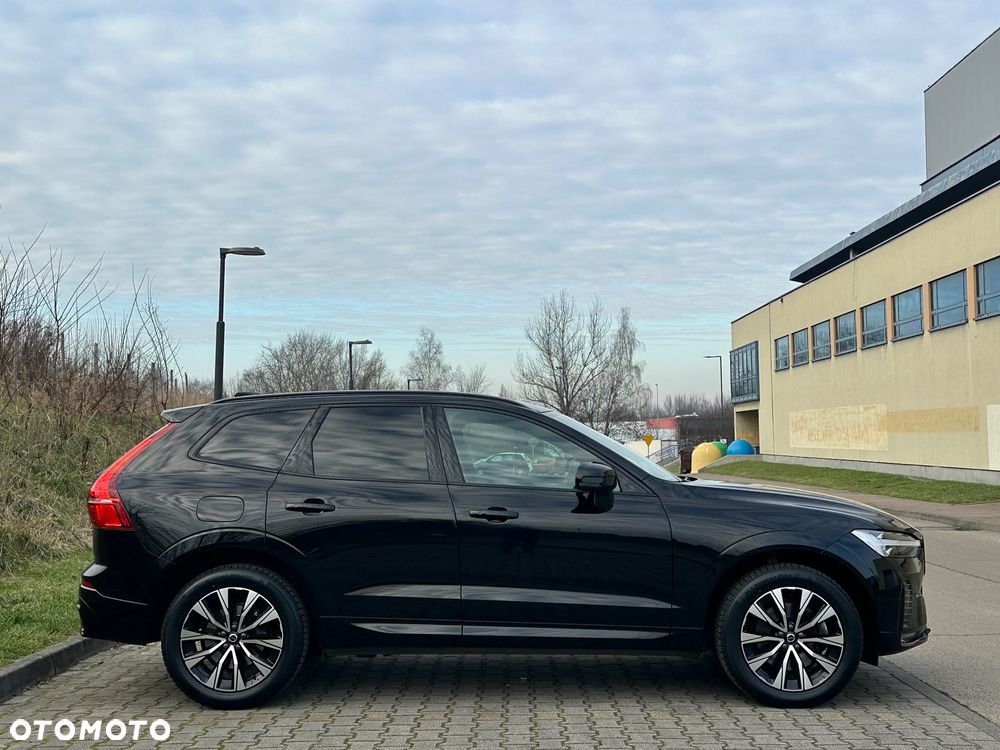 Volvo XC 60 B4 B Plus Dark - 16