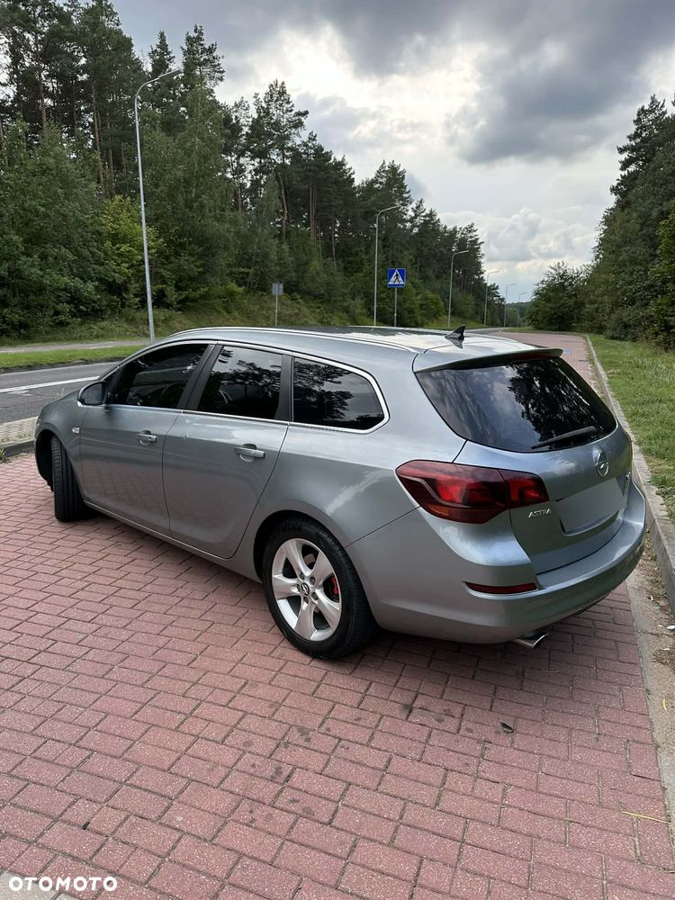 Opel Astra 2.0 CDTI DPF Cosmo - 4