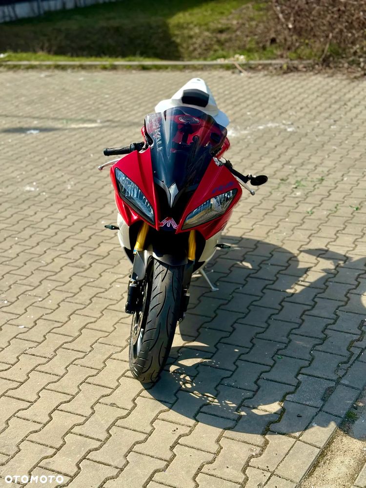 Yamaha R6 - 30
