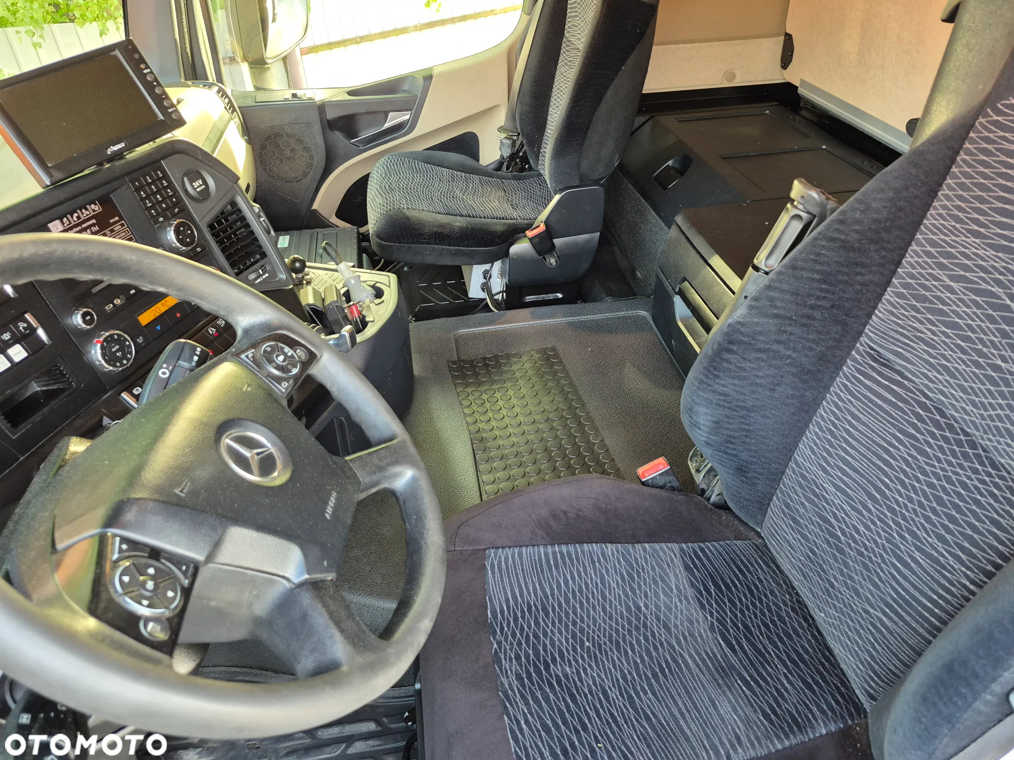 Mercedes-Benz ACTROS - 12