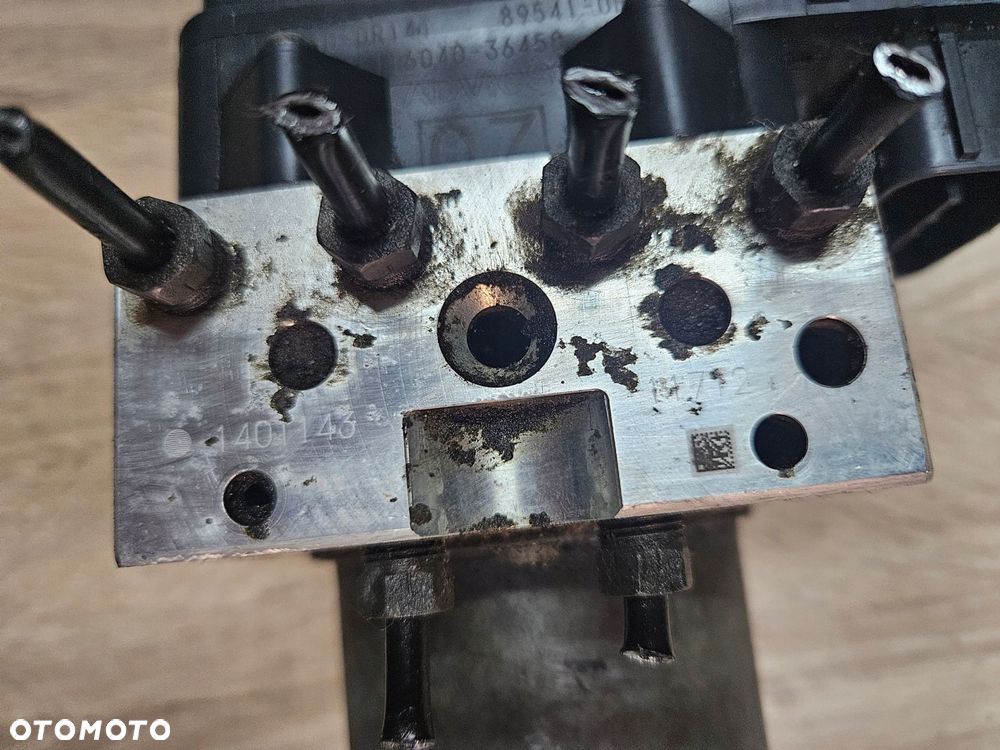 toyota rav 4 iv 13-18 2.5 benzyna pompa abs - 4