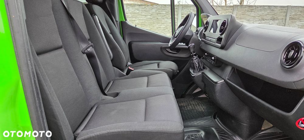 Mercedes-Benz Sprinter 907.221 - 16