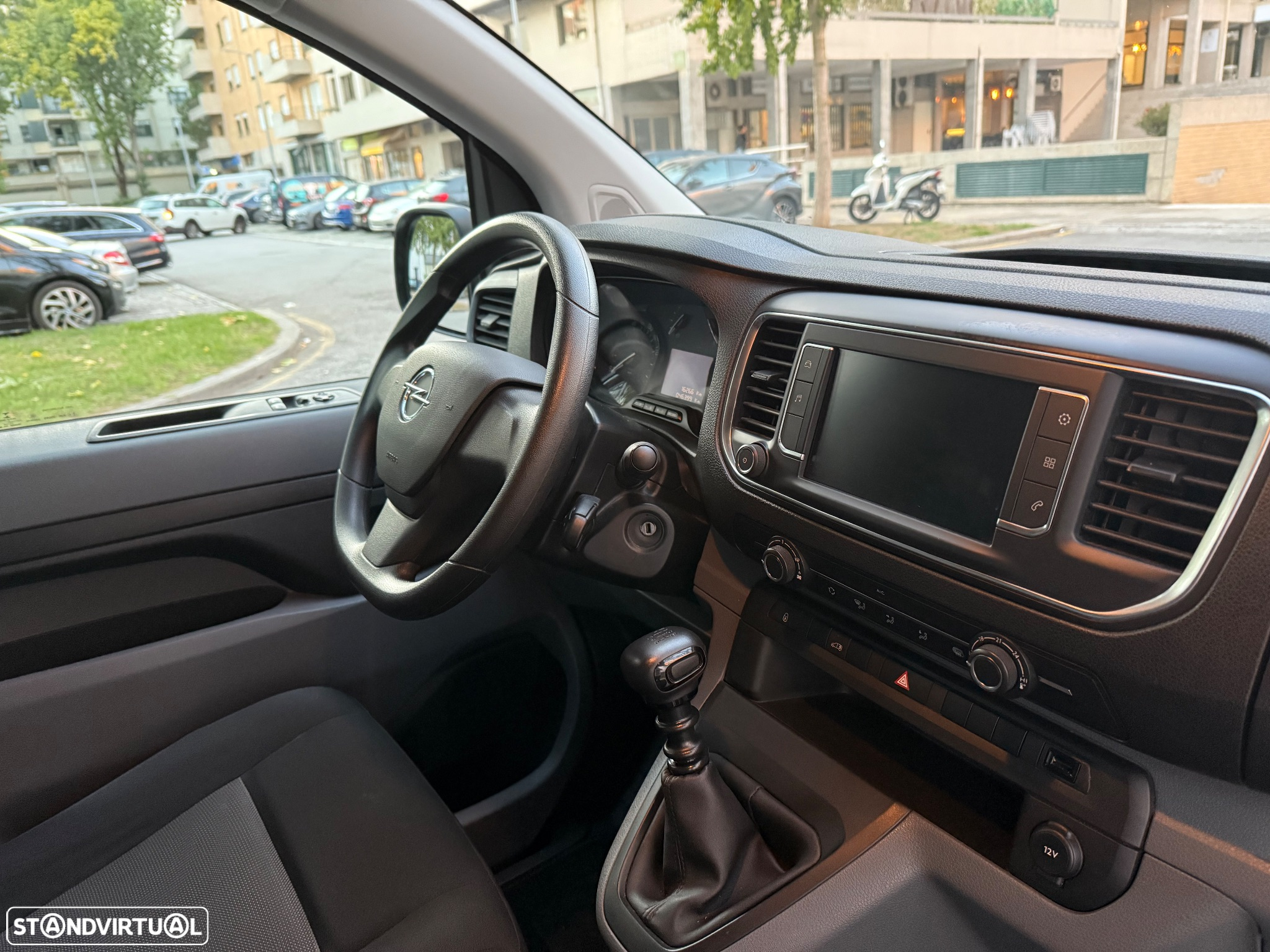 Opel Vivaro 1.5 CDTi L1H1 Essentia - 13