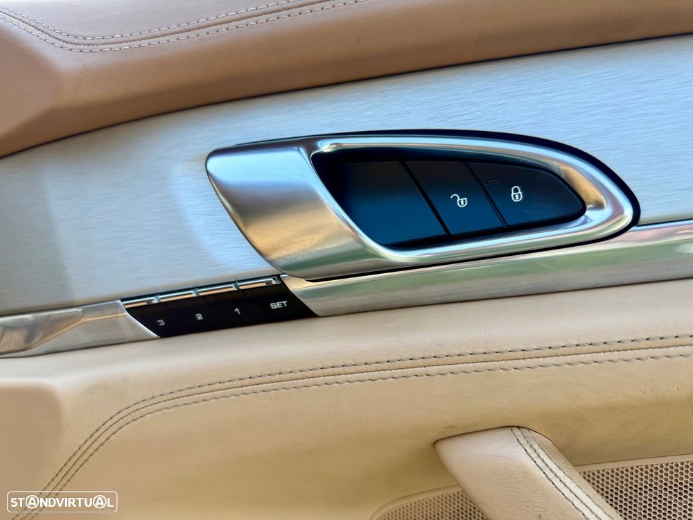 Porsche Panamera S Hybrid - 13