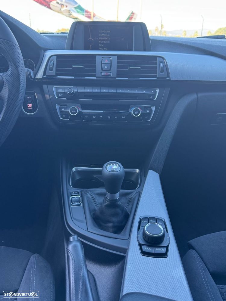 BMW 318 d Pack M - 24