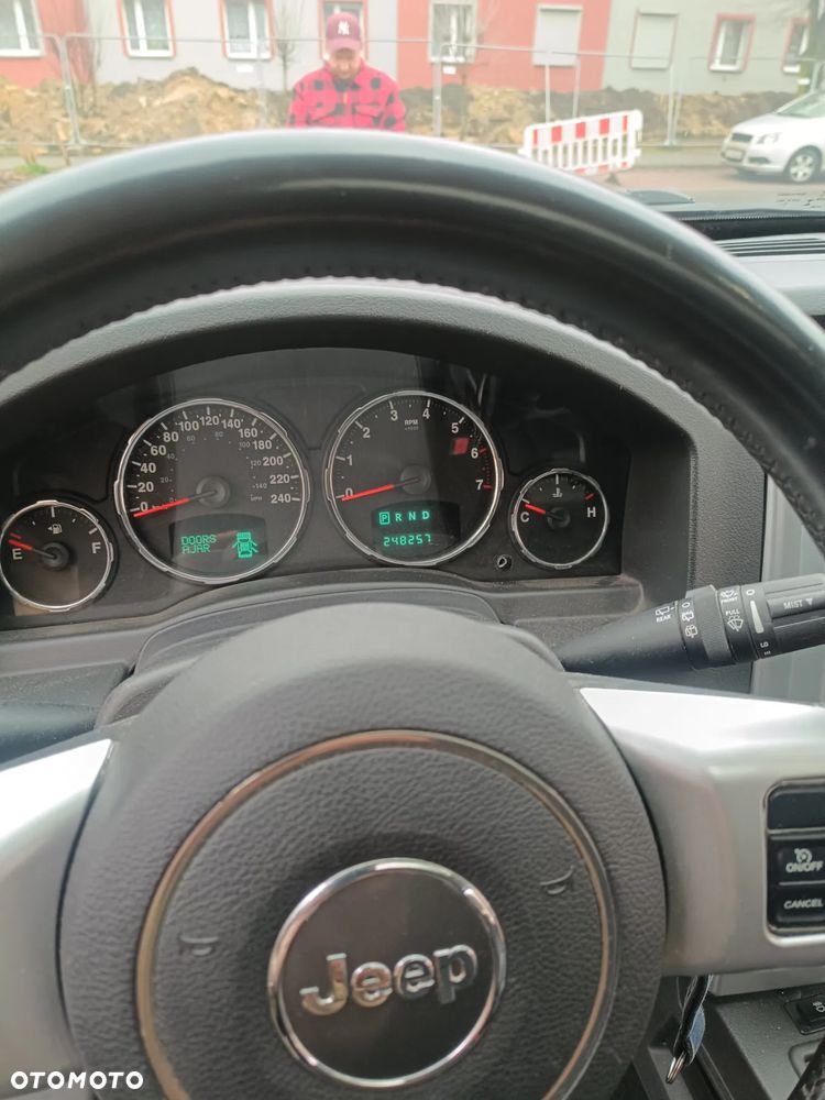 Jeep Liberty ver-3-7-4x4 - 14