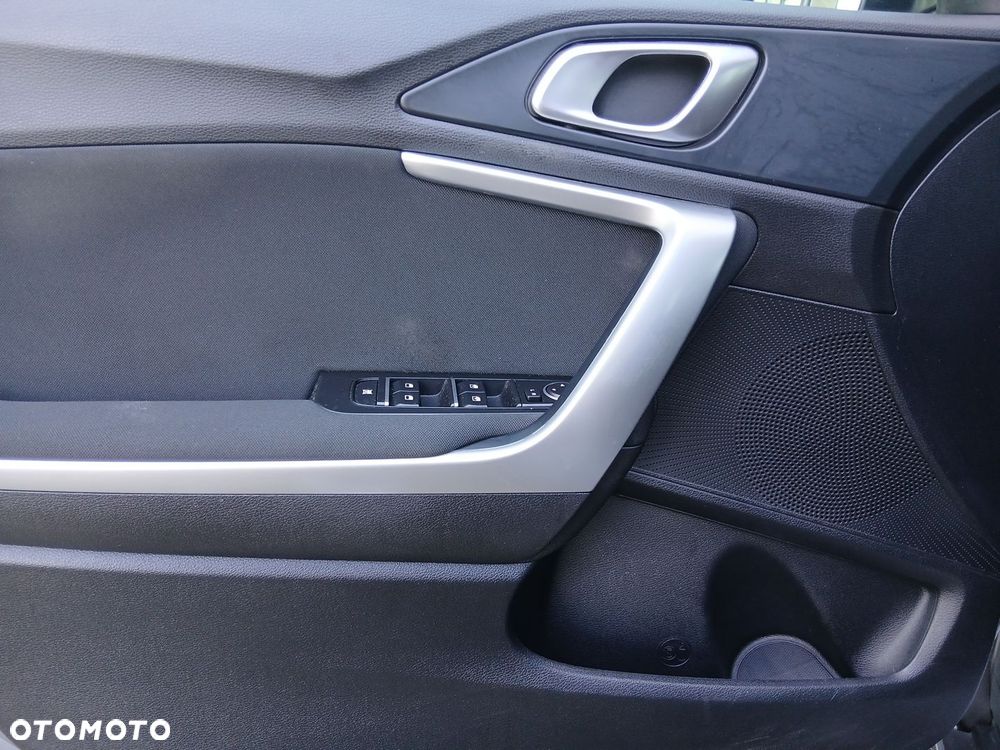 Kia XCeed 1.4 T-GDI M - 25