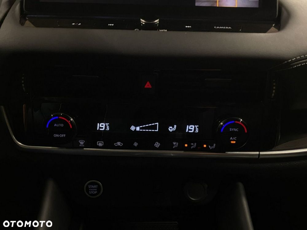 Nissan Qashqai 1.3 DIG-T N-Connecta DCT - 34