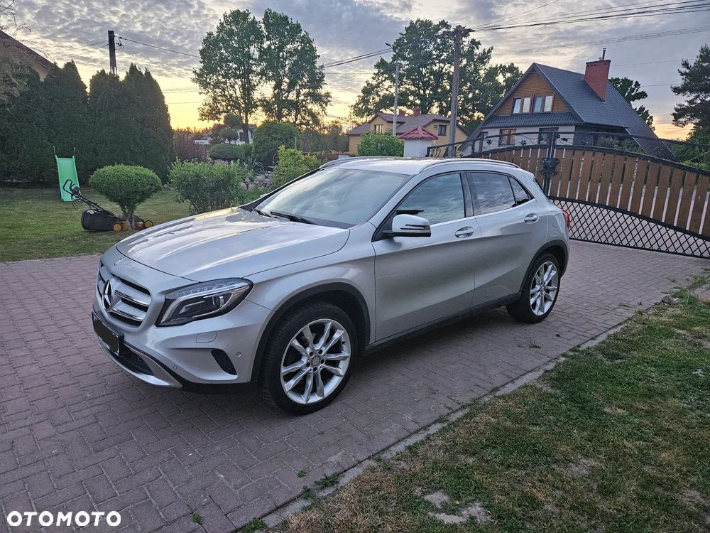 Mercedes-Benz GLA 200 7G-DCT Urban - 3