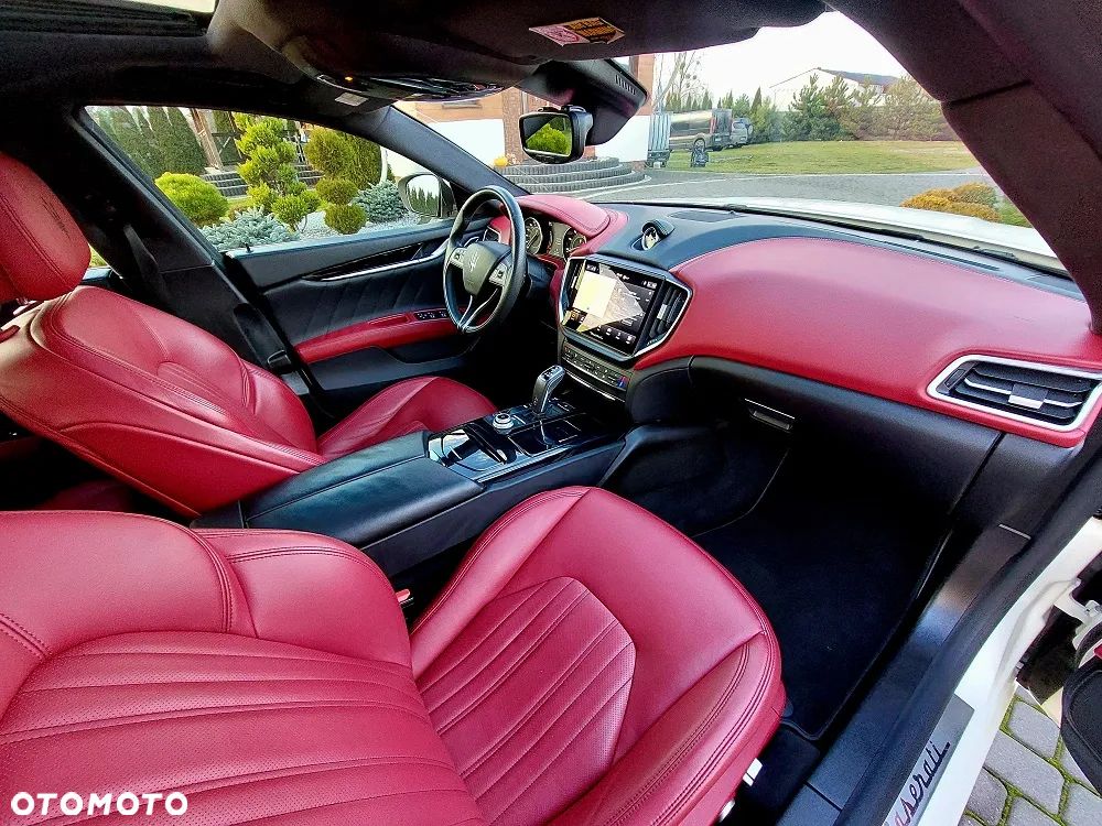 Maserati Ghibli GranSport - 18