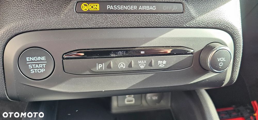 Ford Focus 1.0 EcoBoost mHEV Titanium - 12