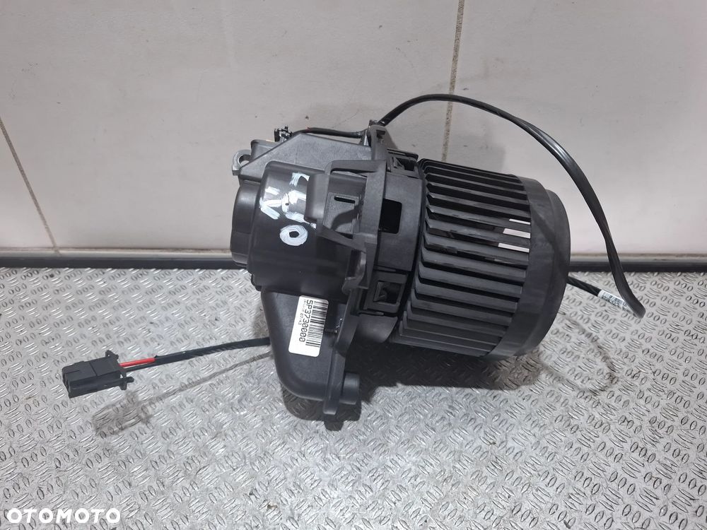Wentylator dmuchawy Renault Clio IV nr 5P3730000 - 1