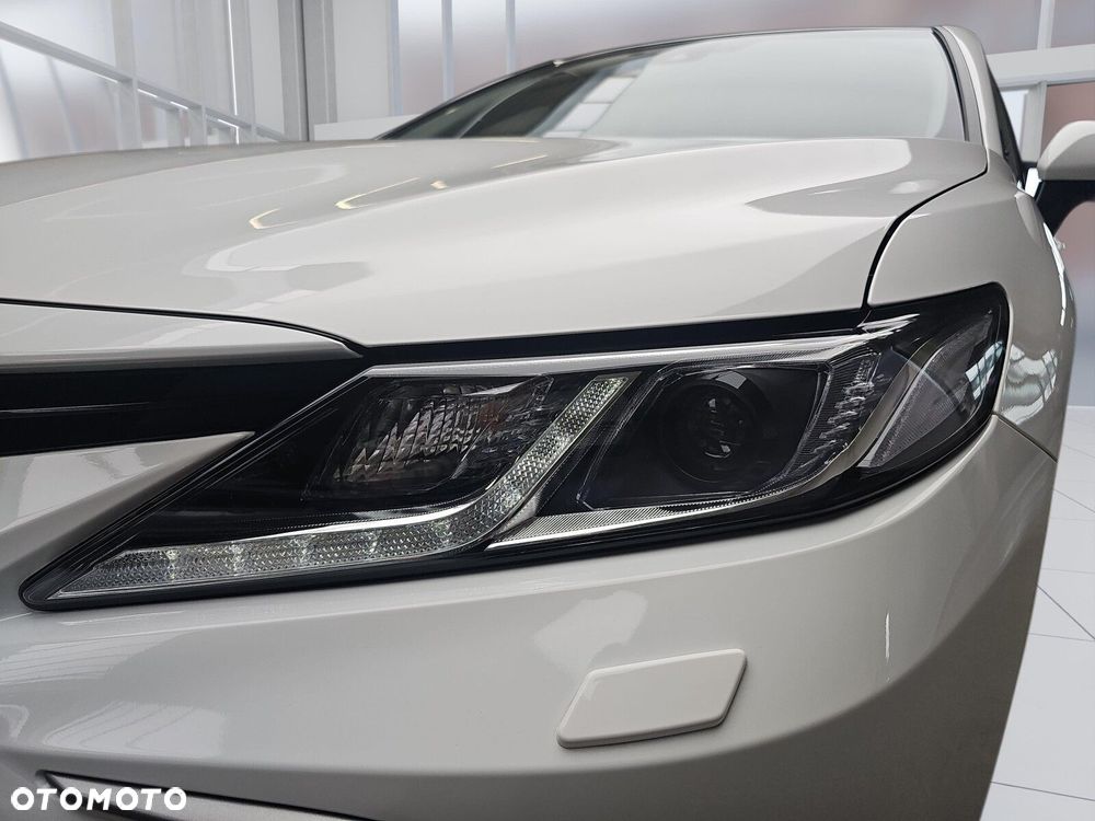 Toyota Camry 2.5 Hybrid Comfort CVT - 33