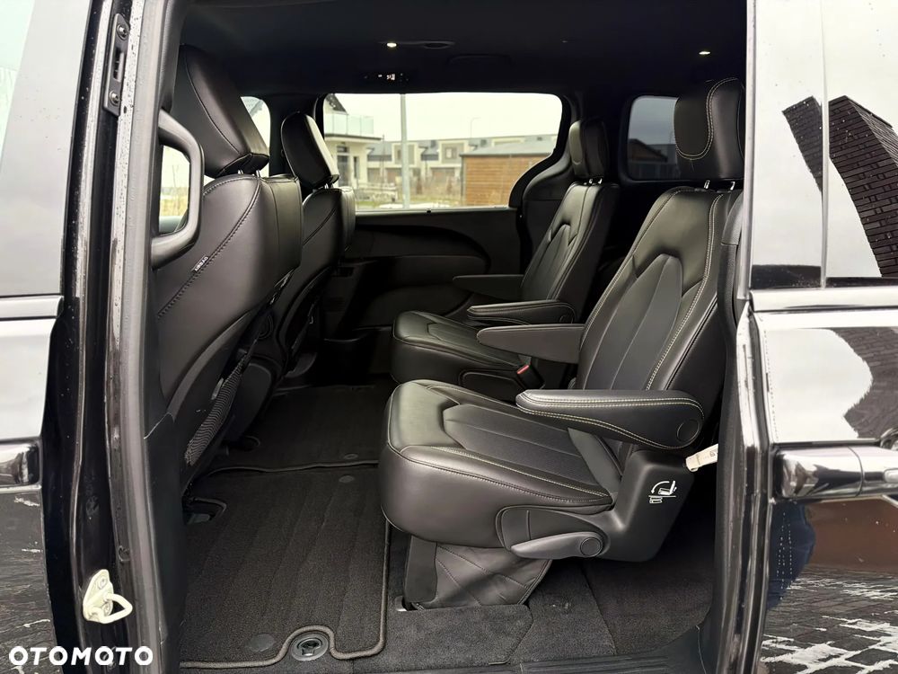 Chrysler Pacifica - 14