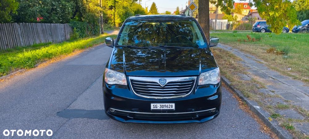 Lancia Voyager - 2
