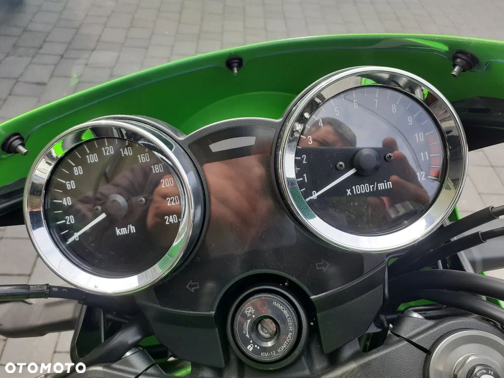 Kawasaki Z 900 RS - 4