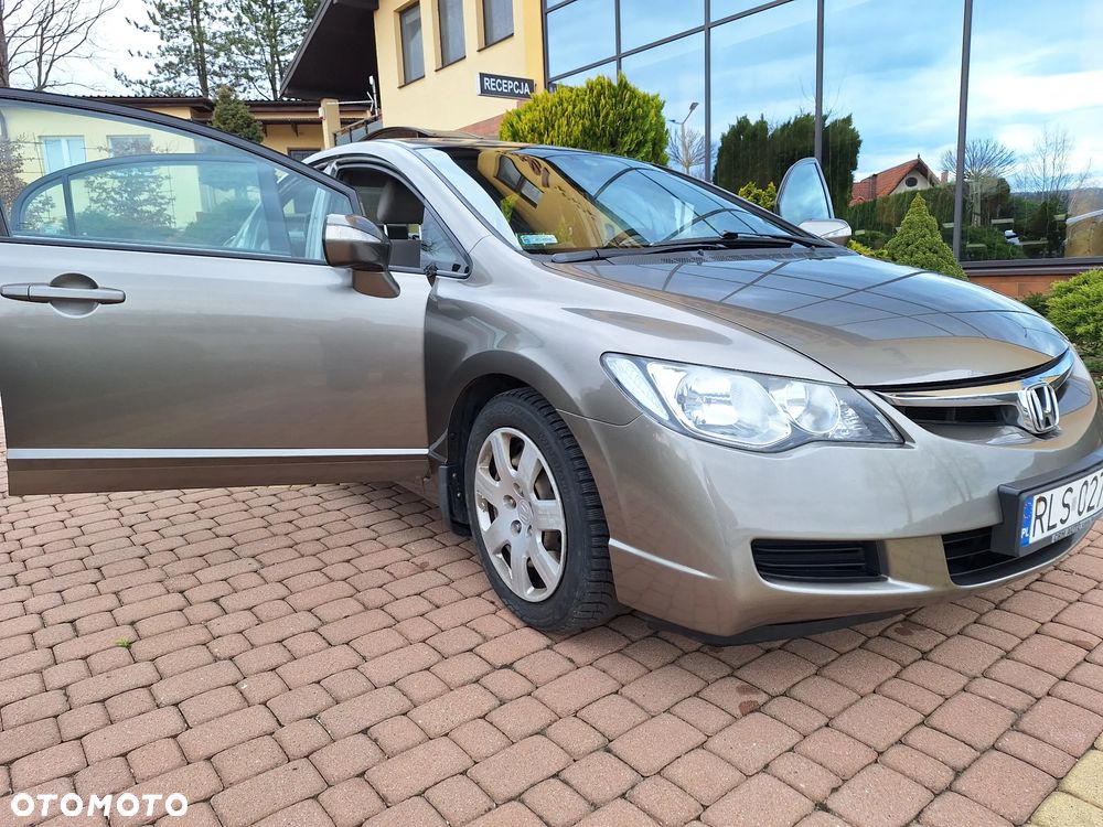 Honda Civic 1.8 Comfort - 32