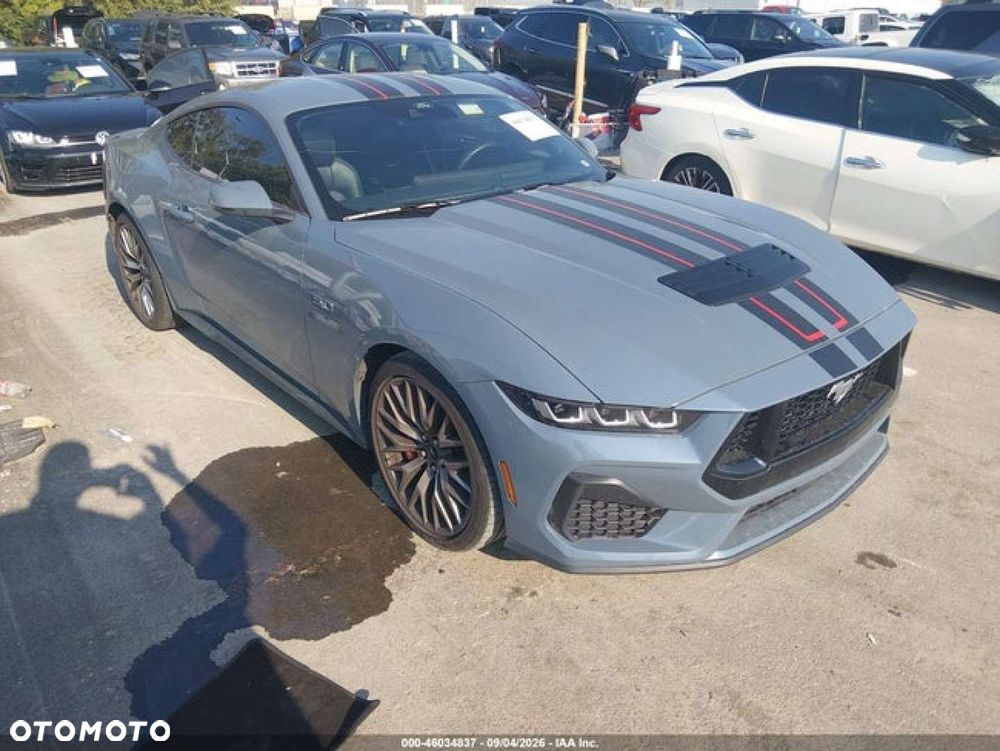 Ford Mustang - 7