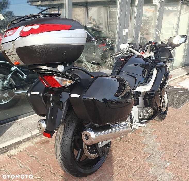 Yamaha FJR - 6