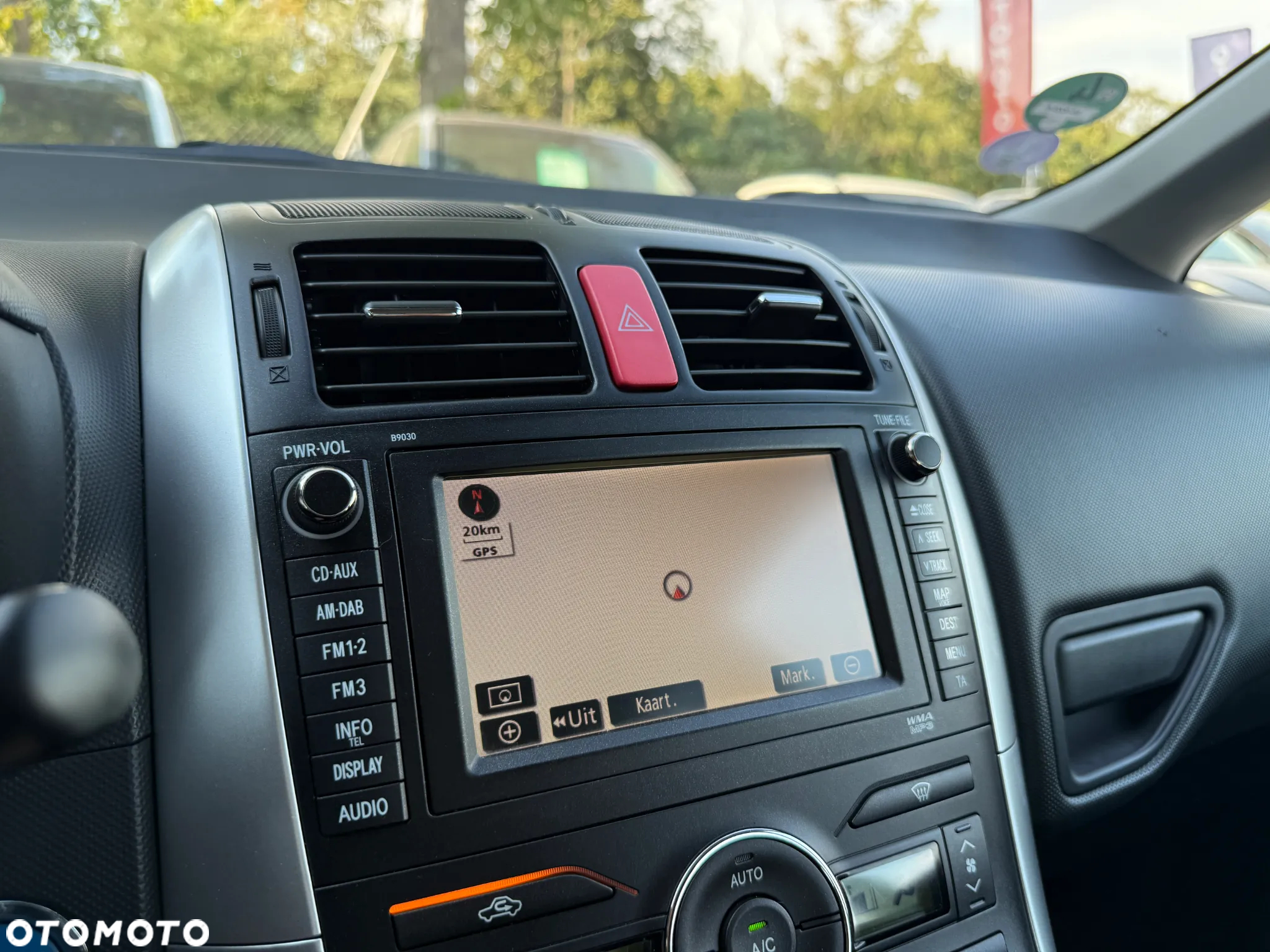 Toyota Auris 1.8 HSD Luna - 31