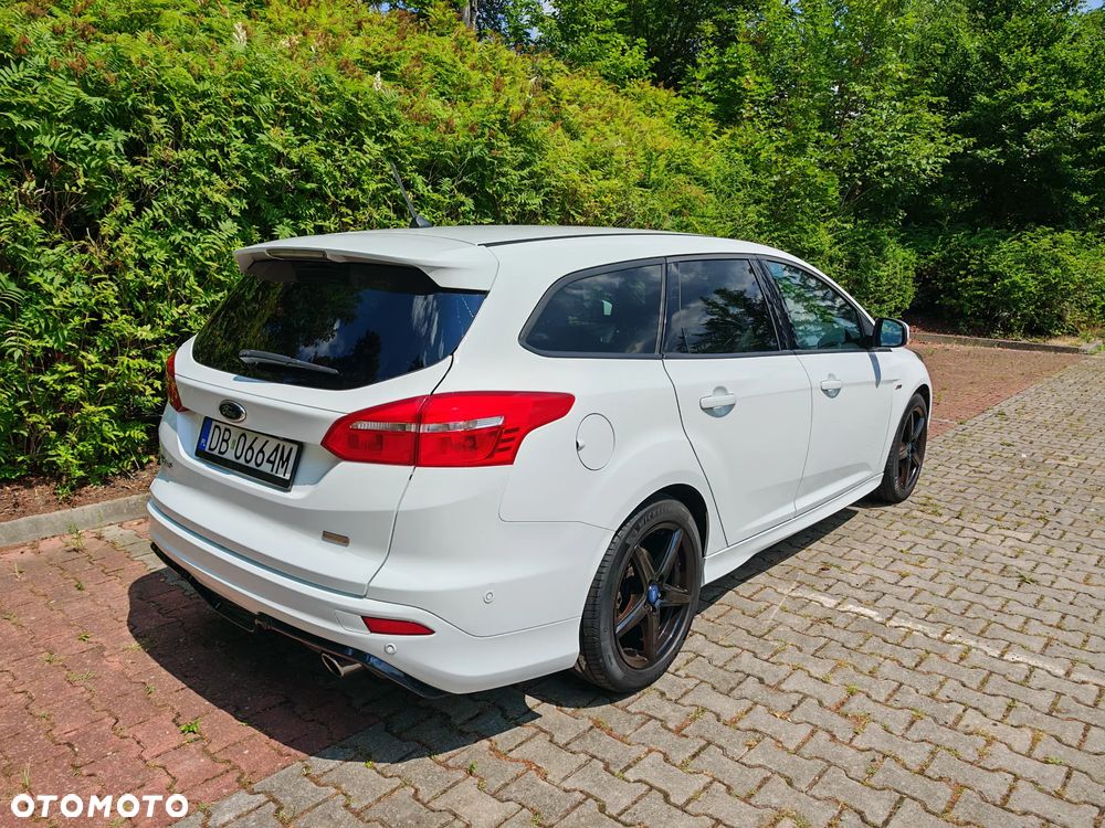 Ford Focus 1.5 EcoBoost ST-Line - 4