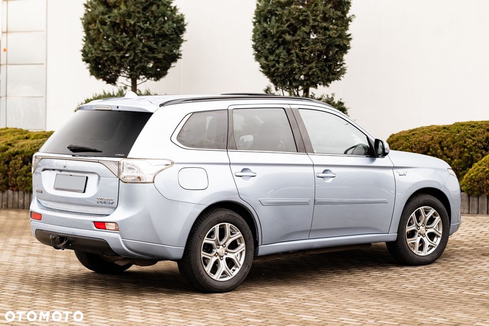 Mitsubishi Outlander 2.0 4WD Plus - 9