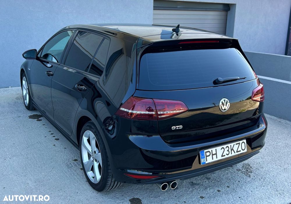 Volkswagen Golf 2.0 TDI DPF BMT DSG GTD - 11