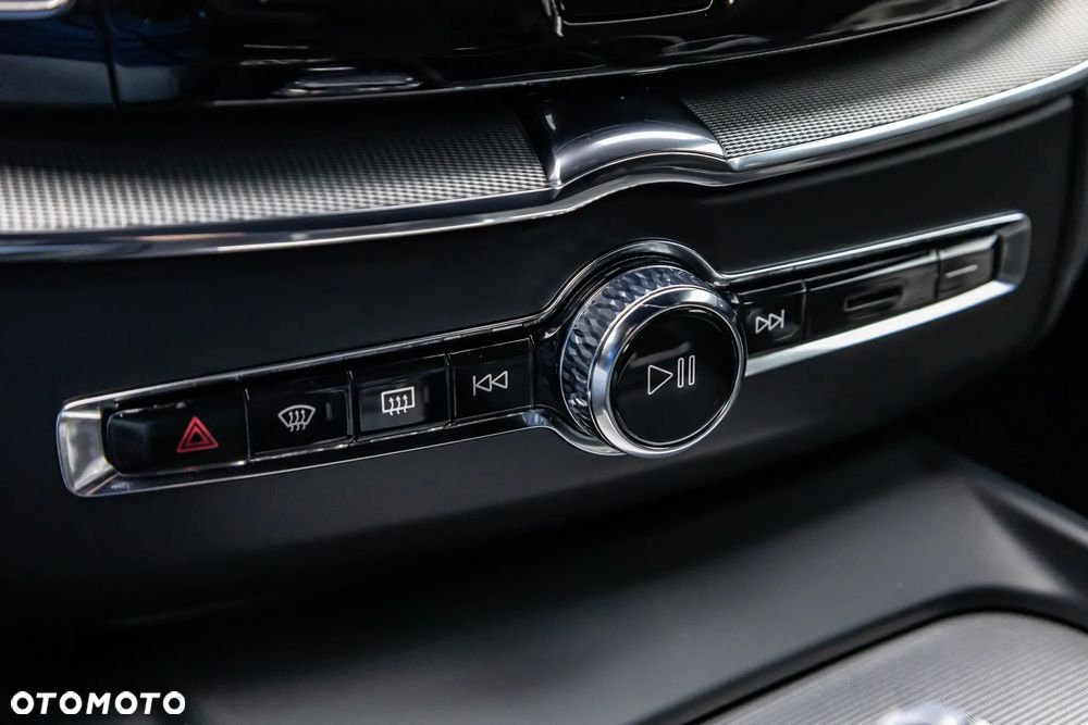 Volvo XC 60 B4 D AWD Plus Dark - 26