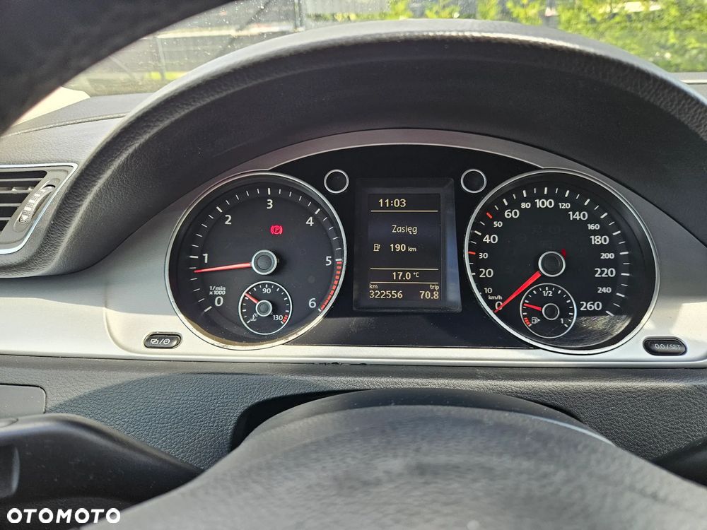 Volkswagen Passat - 13