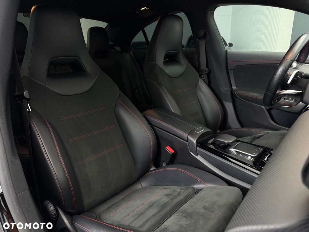 Mercedes-Benz CLA 250 E AMG Line 8G-DCT - 30