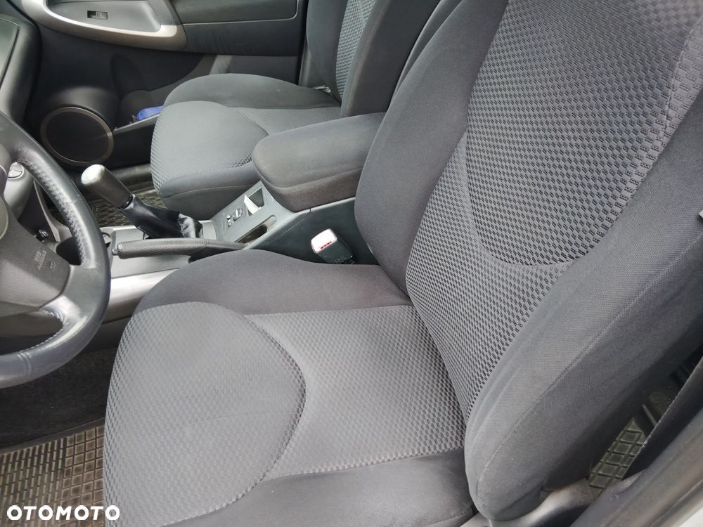 Toyota RAV4 2.0 VVT-i Premium - 8