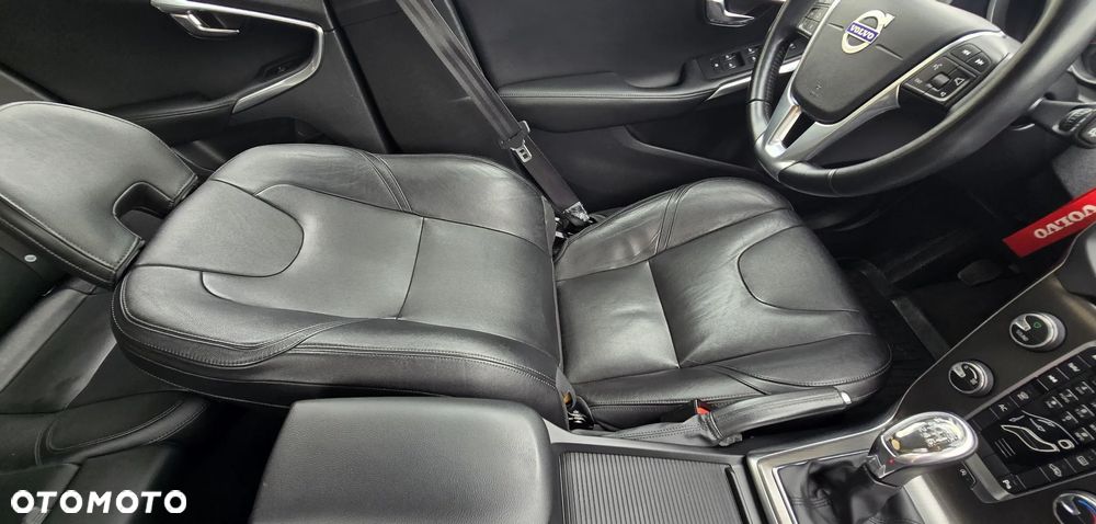 Volvo V40 - 25
