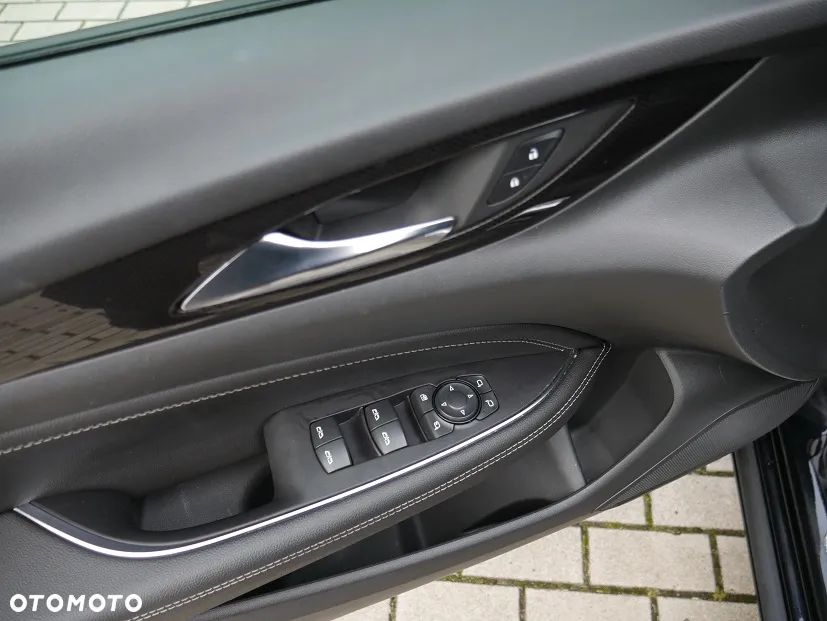 Opel Insignia 1.5 T Exclusive S&S - 19