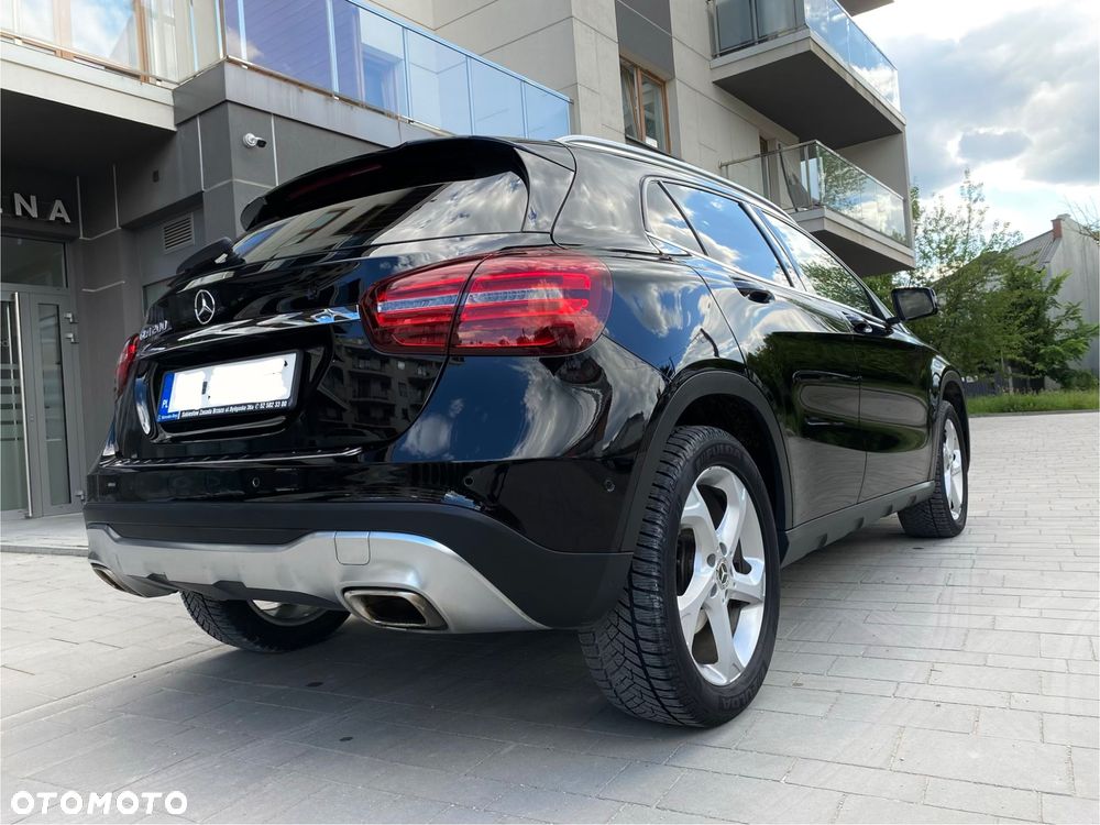 Mercedes-Benz GLA 200 7G-DCT Urban - 18