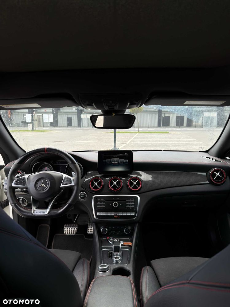 Mercedes-Benz CLA - 5
