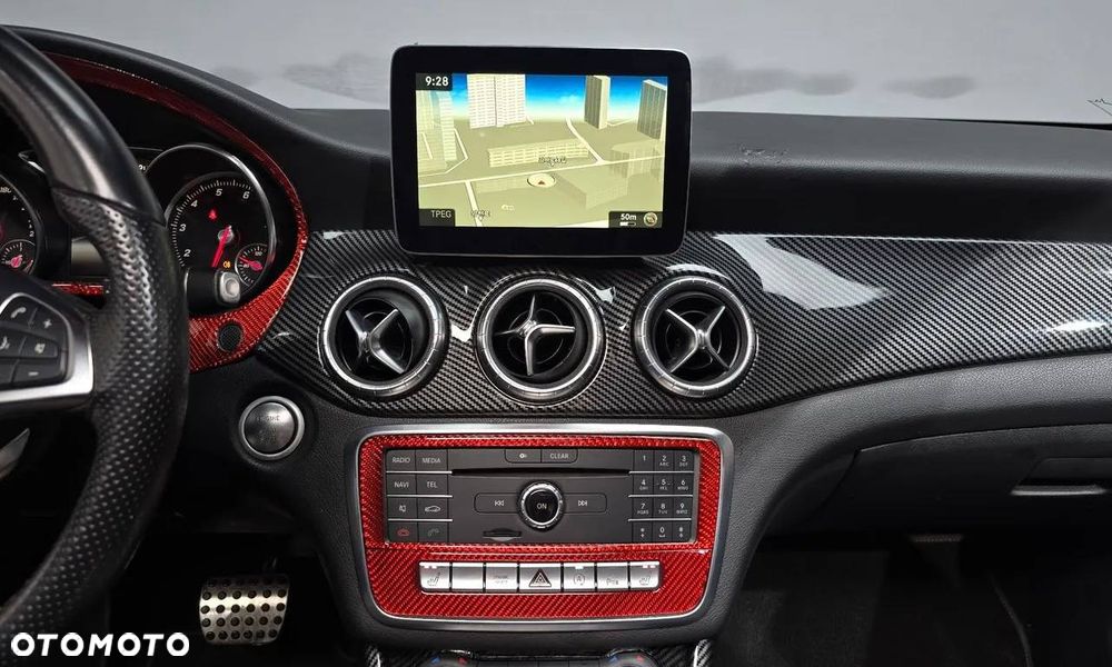 Mercedes-Benz CLA 250 4Matic 7G-DCT AMG Line - 10