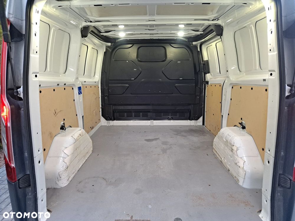 Ford TRANSIT CUSTOM - 17
