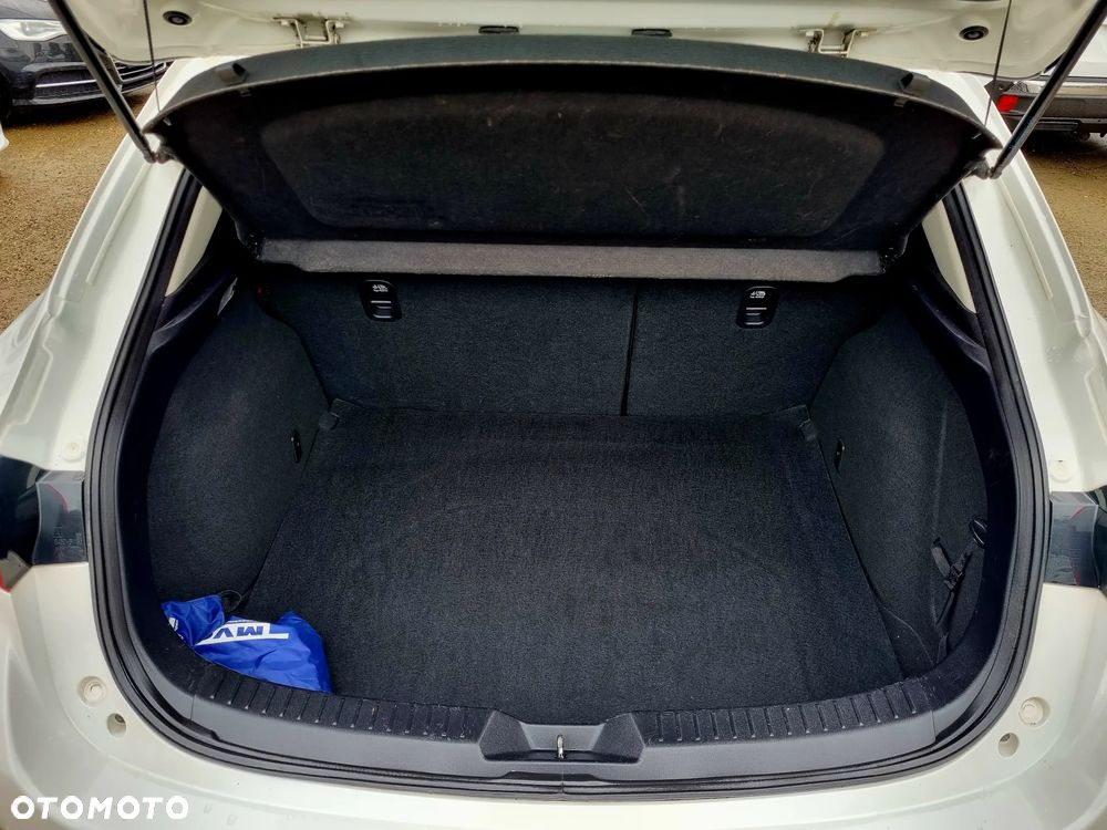 Mazda 3 - 13