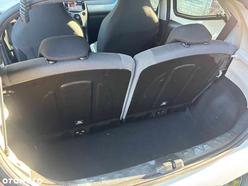 Toyota Aygo x.shift x-play connect - 8