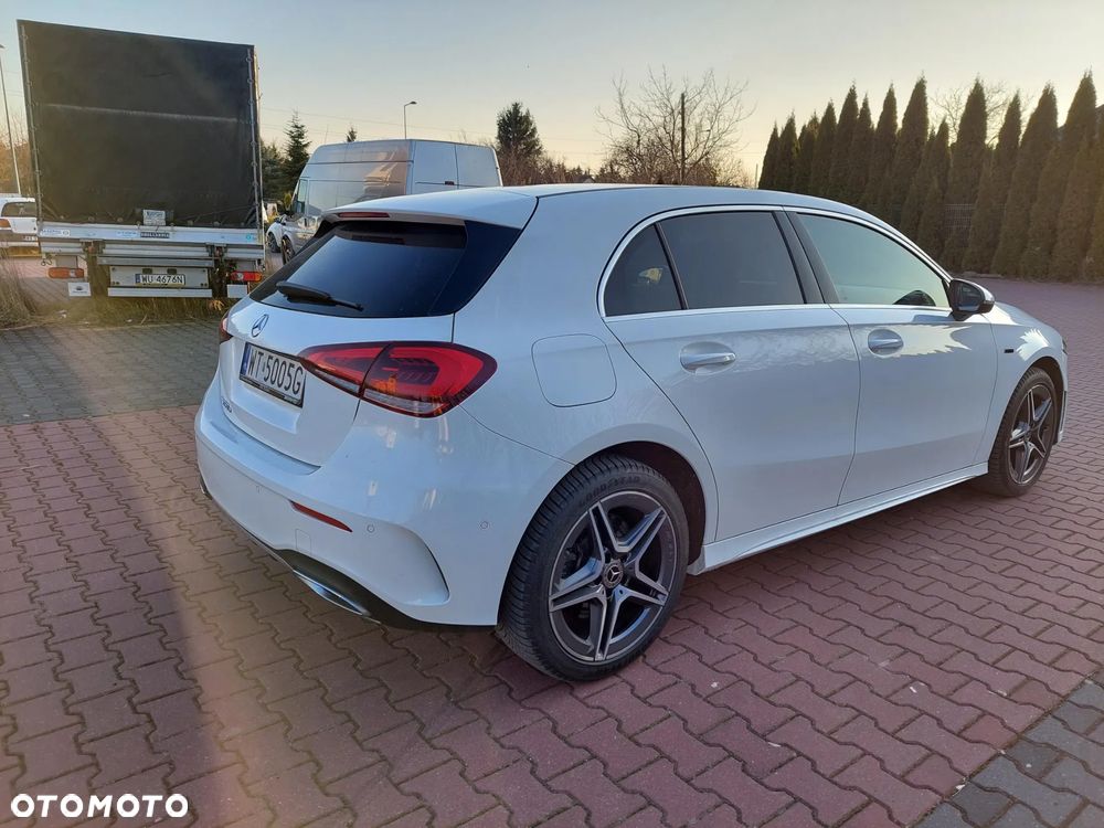 Mercedes-Benz Klasa A 250 E AMG Line 8G-DCT - 3