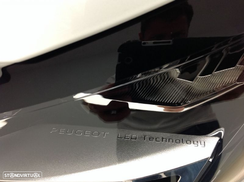 Peugeot 3008 1.6 Hybrid Allure Pack e-EAT8 - 15