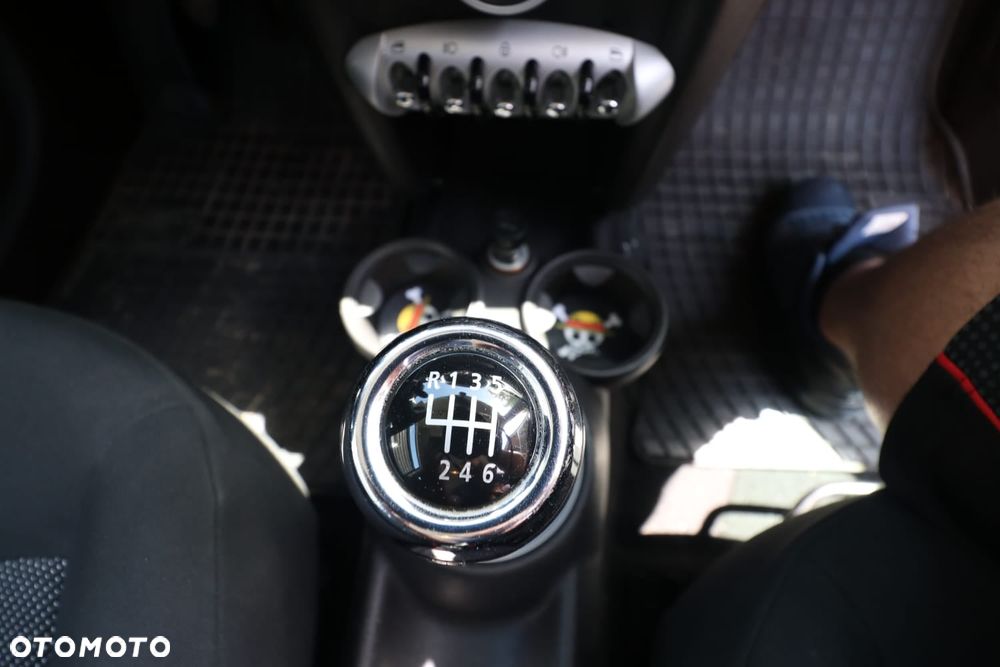 MINI Cooper Standard - 1