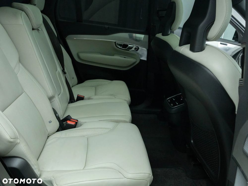 Volvo XC 90 B5 D AWD Ultimate Dark - 35