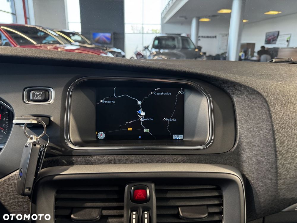 Volvo V40 Cross Country - 23