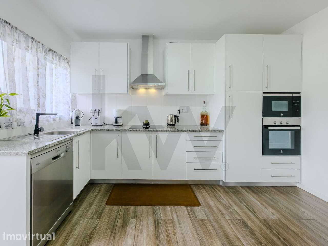 Apartamento T2 Duplex Semi Novo no Cabouco - Lagoa - Grande imagem: 4/26