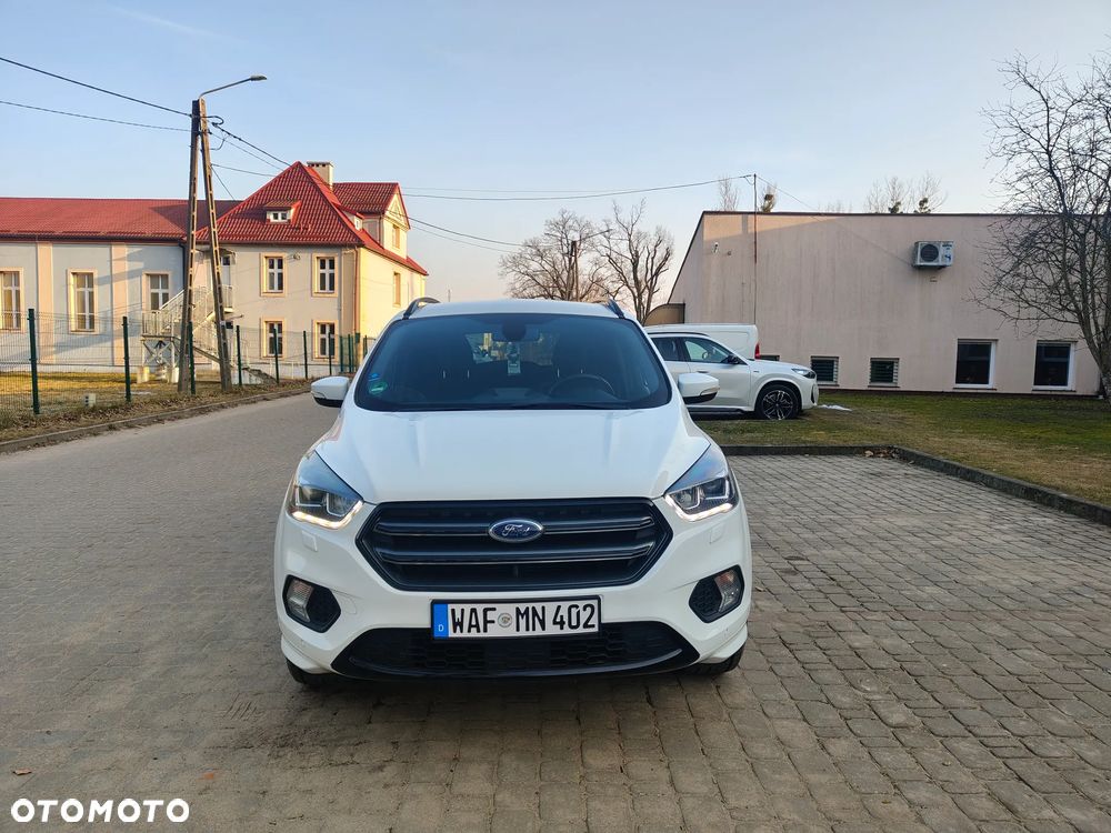 Ford Kuga 1.5 EcoBoost 2x4 ST-Line - 16
