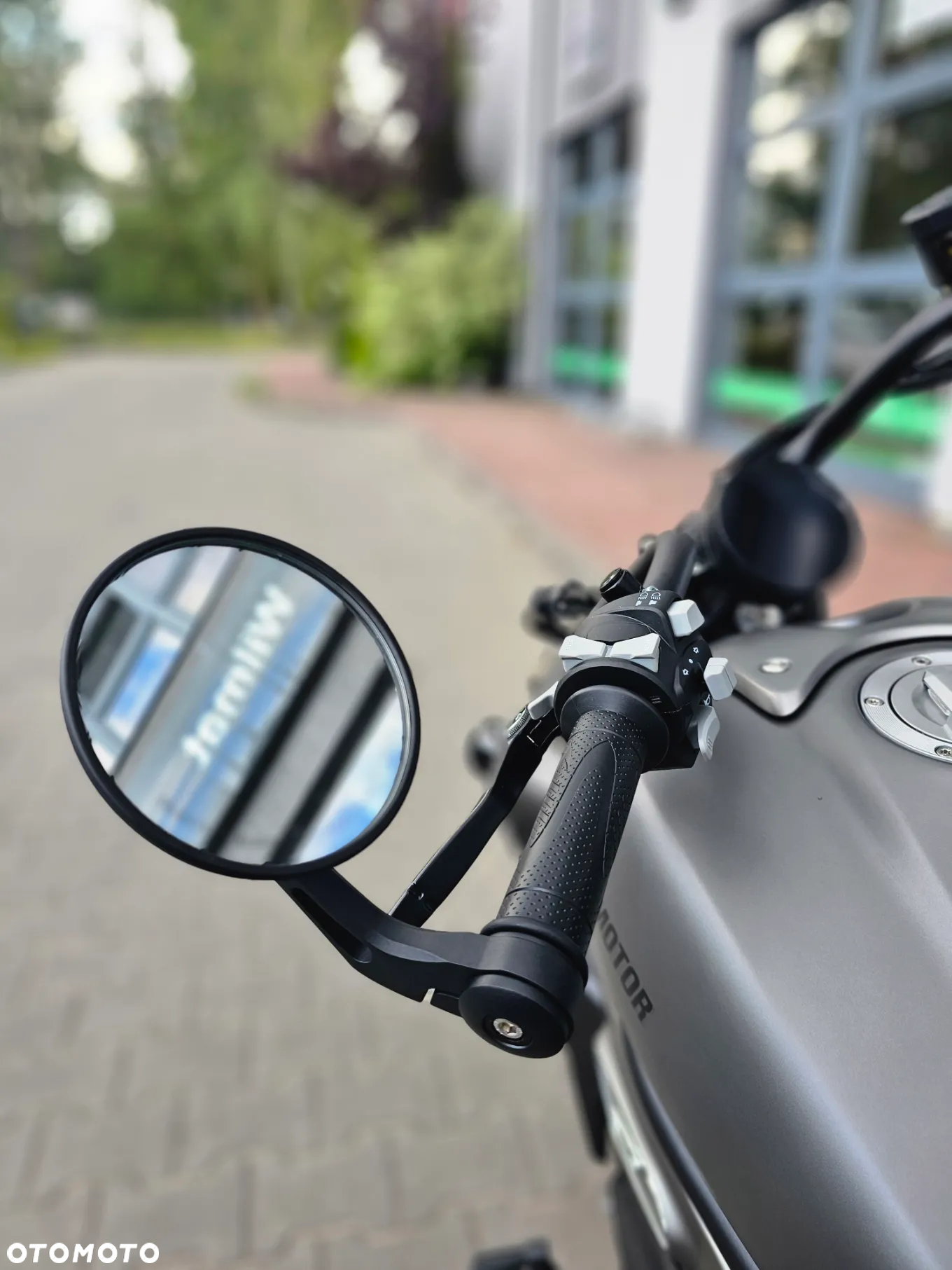 QJMOTOR SRV 700 - 8